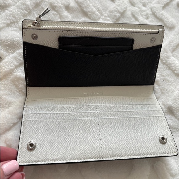 Michael Kors steffiano, leather Slim wallet ￼ - Picture 4 of 5